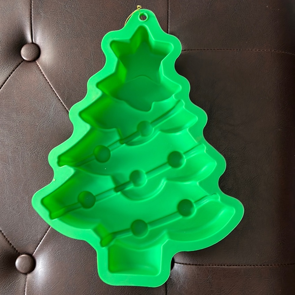 Christmas Tree shaped silicone baking mold. In excellent condition!